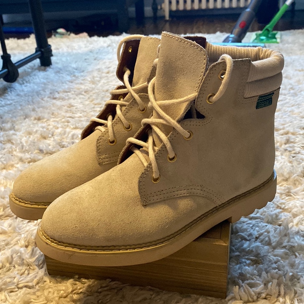 Leather bulldozer boots. Tan ESpirit. 6 1/2